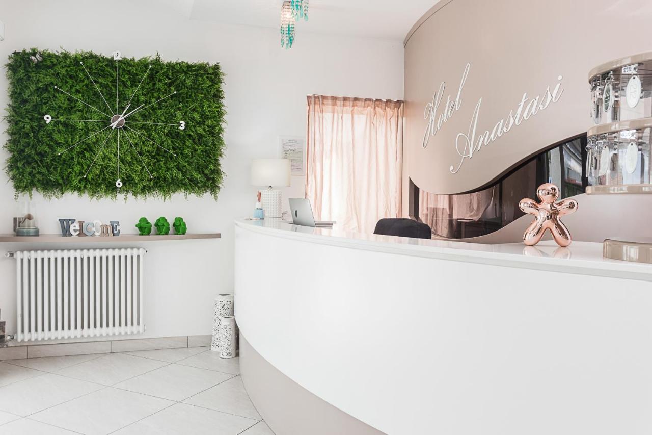 Anastasi Hotel E Residence แชร์เวีย ภายนอก รูปภาพ
